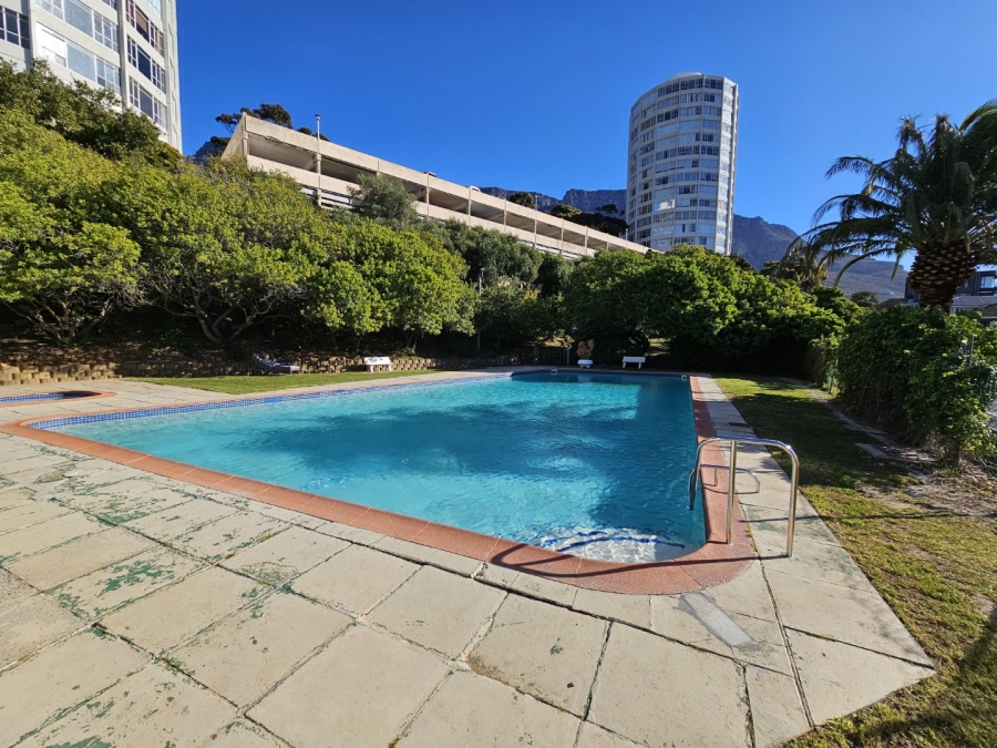 2 Bedroom Property for Sale in Vredehoek Western Cape